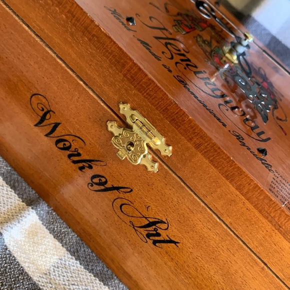 A. Fuente Cigar Box Clock - Picture 6 of 6